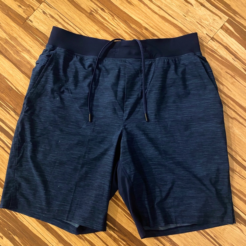Lululemon T.H.E. Short 9" 
Linerless
